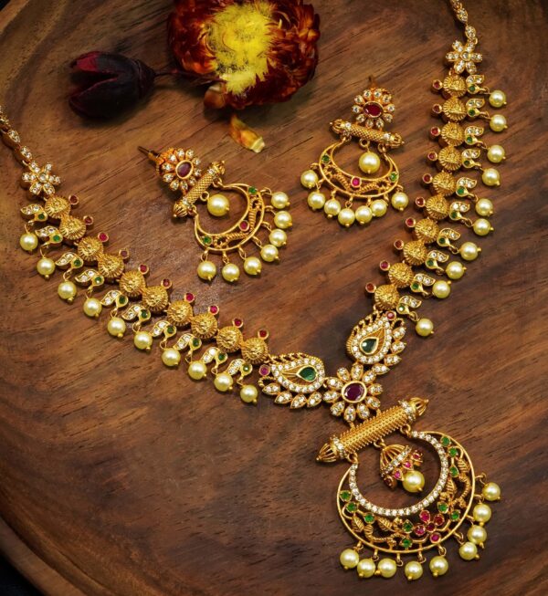 Contemporay chandbali short necklace set - Image 2